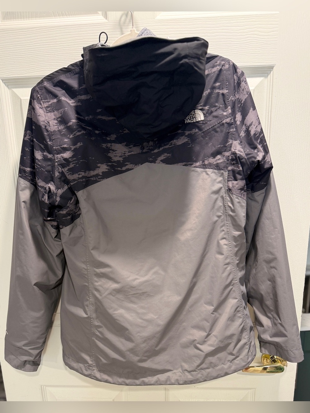 The North Face 2-in-1 DryVent Jacket Womens Medium Gray Camo Fleece - Picture 8 of 16